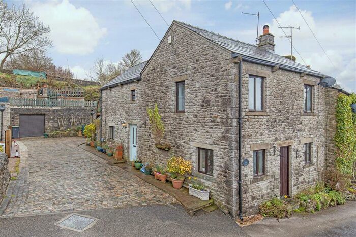 3 Bedroom House For Sale In Bank View, Tideswell, Buxton, SK17