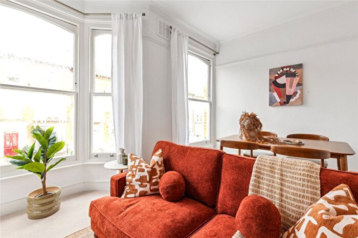 1 Bedroom Flat For Sale In Kellett Road, London, SW2