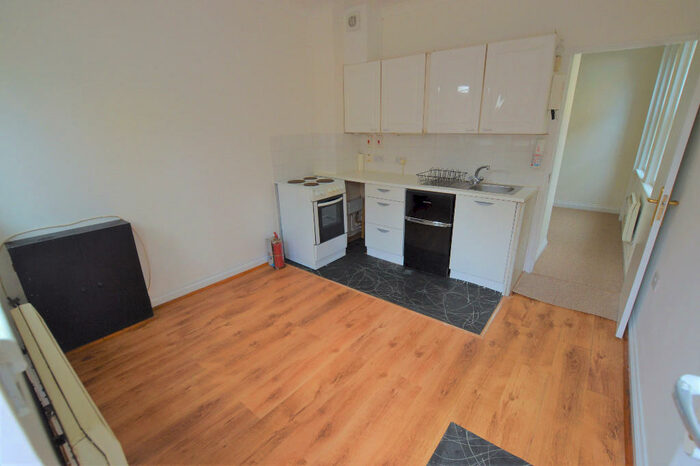 1 Bedroom Flat To Rent In Charminster Road, Bournemouth, Dorset, BH8