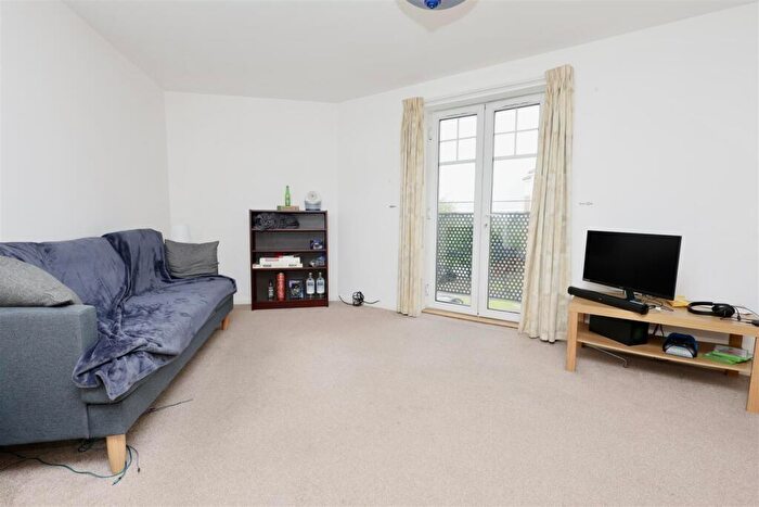 2 Bedroom Flat To Rent In Renforth Close, St James Village, Gateshead, NE8