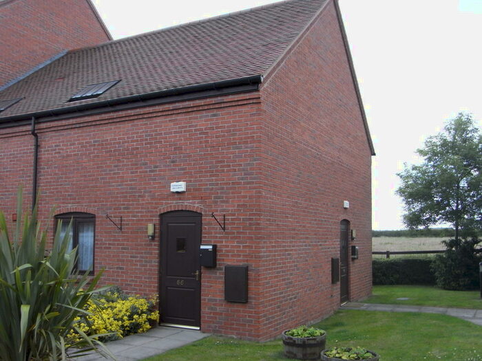 2 Bedroom Ground Flat To Rent In The Greaves, Minworth., B76