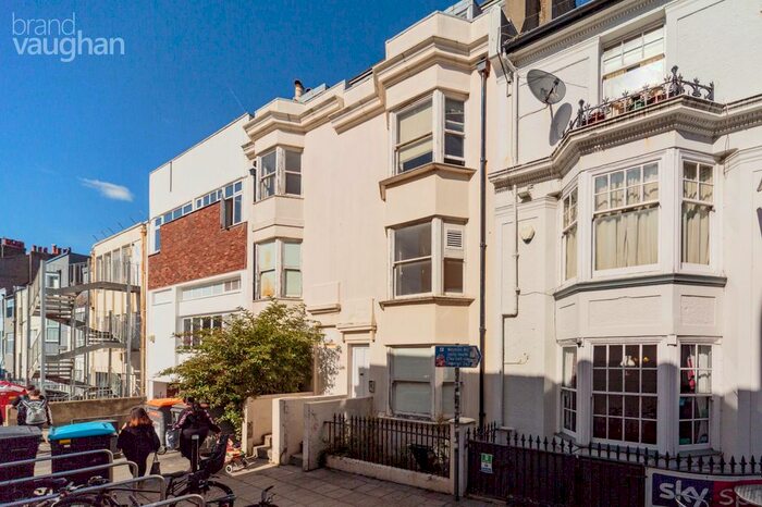 Studio To Rent In Clarence Square, Brighton, East Sussex, BN1