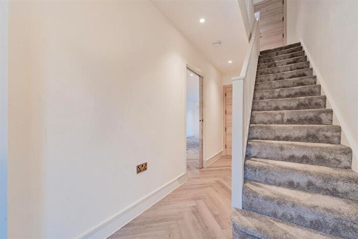 3 Bedroom End Of Terrace House For Sale In Cambridge Road, London, SE20