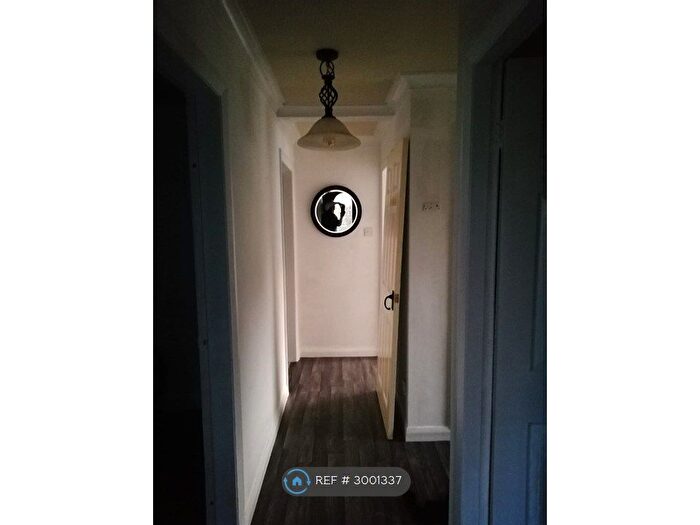 2 Bedroom Maisonette To Rent In Nab Wood Drive, Shipley, BD18