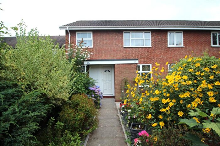 2 Bedroom Maisonette To Rent In High Street, Shirley, Solihull, West Midlands, B90