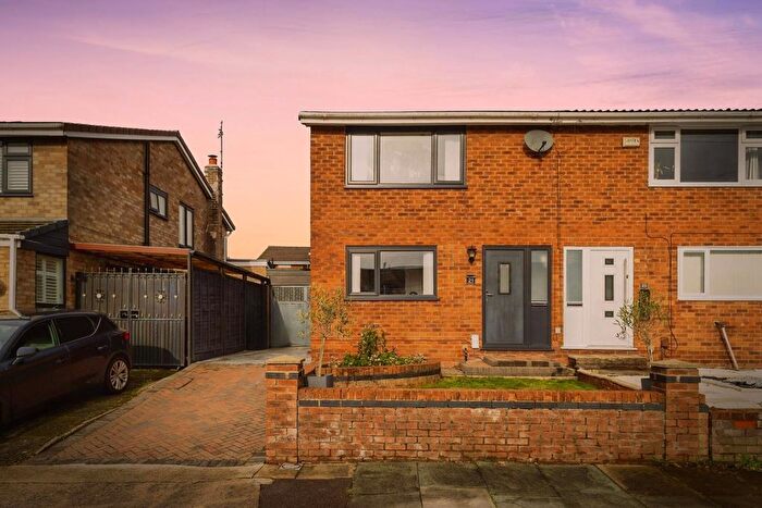 3 Bedroom Semi-Detached House For Sale In Ardenfield, Haughton Green, Denton, M34