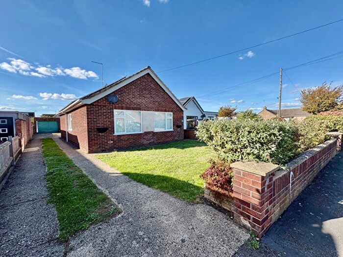 3 Bedroom Detached Bungalow For Sale In Coneygree Road, Stanground, Peterborough, PE2