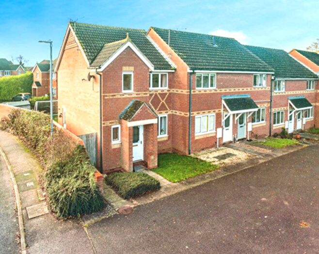 3 Bedroom Semi Detached House For Sale In Thatch Meadow Drive, Market Harborough, LE16