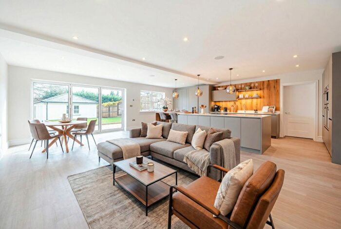 5 Bedroom Detached House For Sale In Hockett Lane, Cookham Dean, SL6