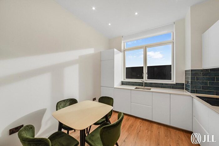 2 Bedroom Flat To Rent In Zinc Street Sugar House Island, E15