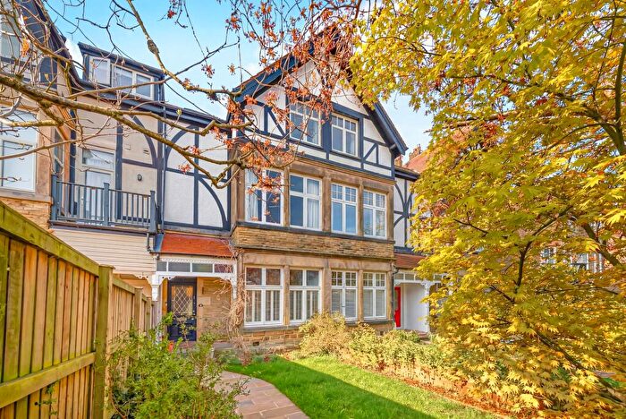 6 Bedroom Terraced House For Sale In Otley Road, Harrogate, HG2