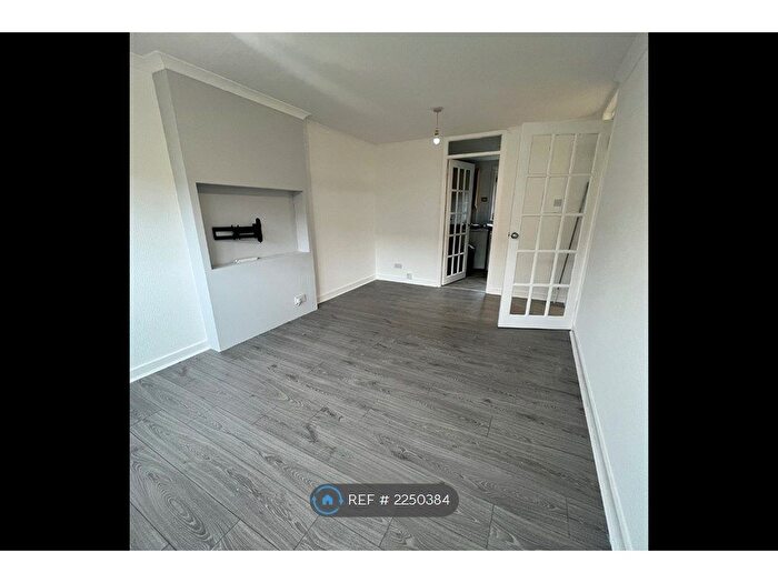 1 Bedroom Flat To Rent In Calder Crescent, Edinburgh, EH11