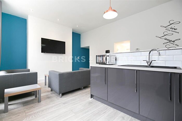 4 Bedroom Flat To Rent In St. James Street, Newcastle Upon Tyne, NE1