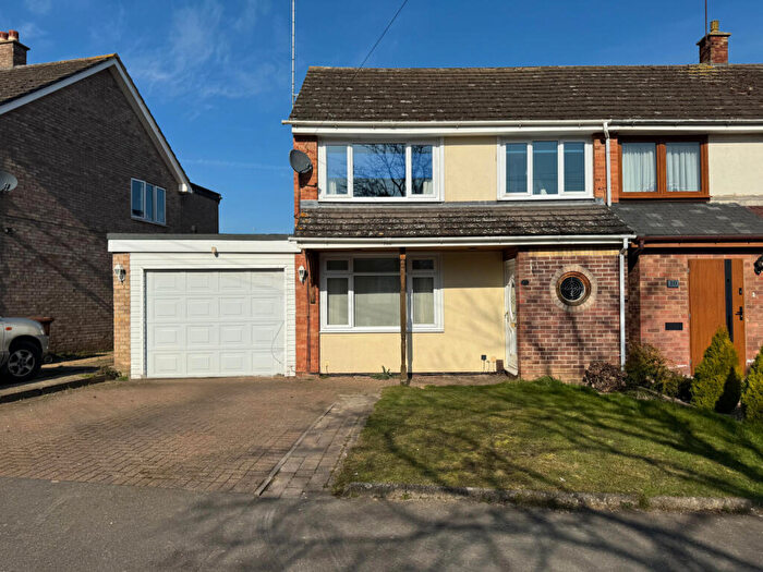 3 Bedroom Semi Detached House For Sale In Radcliffe Drive, Ipswich, IP2