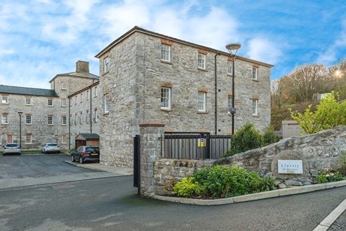 1 Bedroom Flat For Sale In Old Chester Road, Holywell, Flintshire, CH8