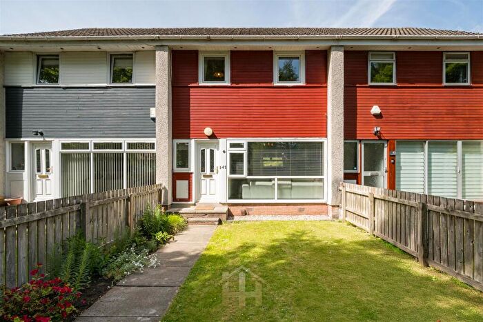 3 Bedroom Terraced House For Sale In Graham Court, Dundee, DD4