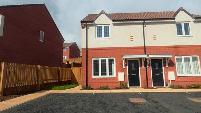 2 Bedroom Semi-Detached House To Rent In Farley Grove, Exeter, EX1