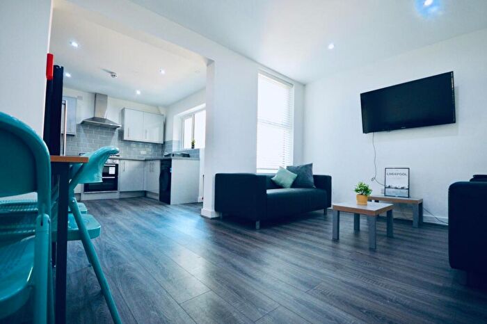 6 Bedroom House To Rent In Alderson Road*, Liverpool, L15