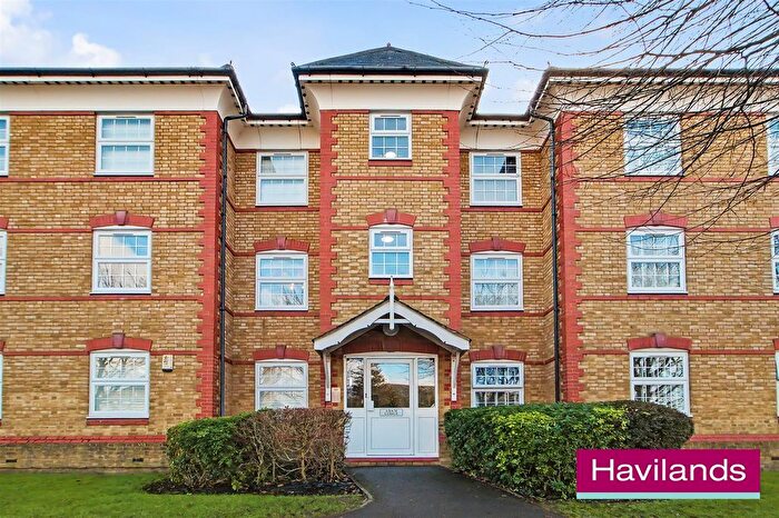 2 Bedroom Flat For Sale In Buchanan Close, London, N21