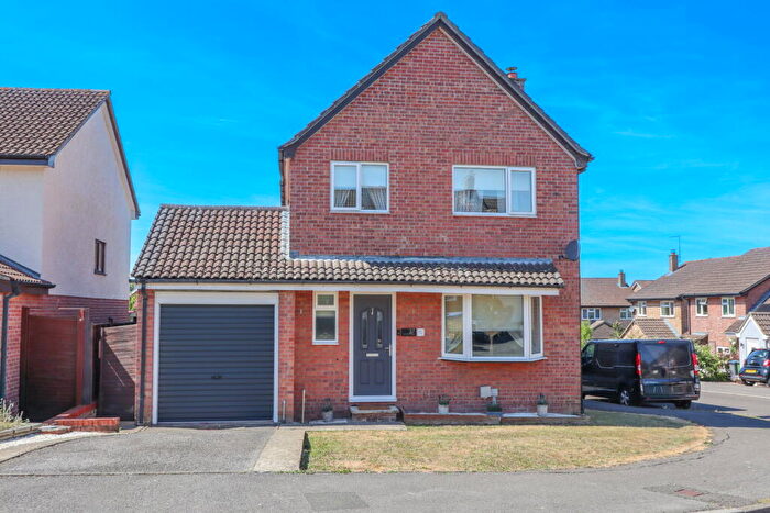 3 Bedroom Detached House For Sale In Westerham Walk, Calne, SN11