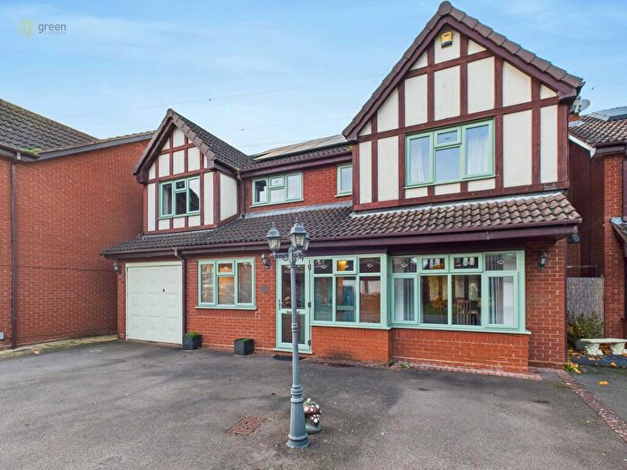 5 Bedroom Detached House For Sale In Longleat, Riverside, B79