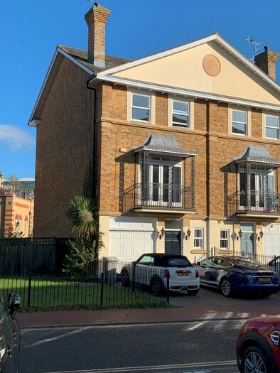 4 Bedroom End Of Terrace House To Rent In Trinity Church Road, Barnes, London, SW13