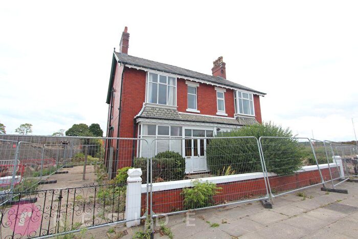 6 Bedroom Detached House For Sale In Brentwood & Moorside, Hareshill Road, Hopwood, Heywood, OL10