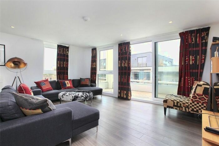 4 Bedroom Flat To Rent In Aurora Apartments, Buckold Road, Wandsworth, London, SW18