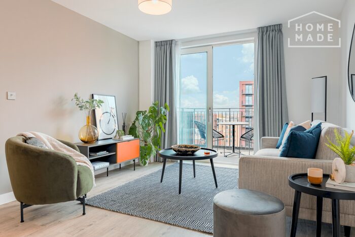 3 Bedroom Apartment To Rent In Chalk, New Maker Yards, Salford, M5