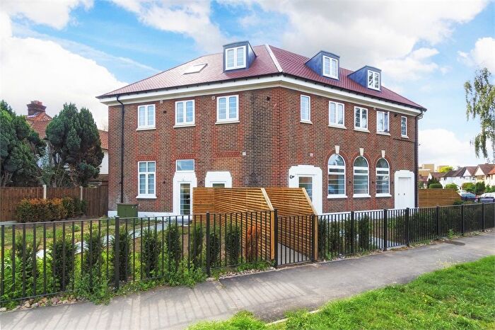 1 Bedroom Flat To Rent In Grand Approach, Bathurst Walk, Richings Park, SL0