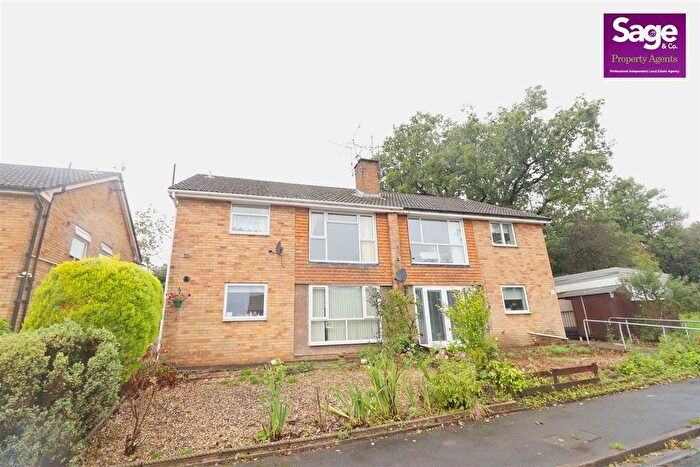 2 Bedroom Flat For Sale In Aspen Way, Newport, NP20