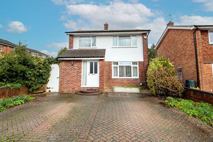 3 Bedroom Detached House For Sale In Kenilworth Road, Basingstoke, RG23