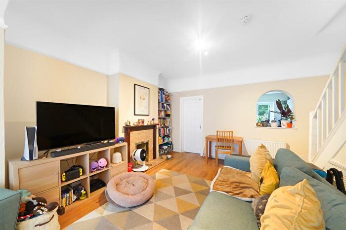 2 Bedroom Terraced House To Rent In Brocklesby Road, London, SE25