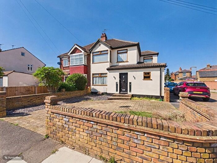 4 Bedroom Semi-detached House For Sale In Stanley Road, Ashford, Surrey, TW15