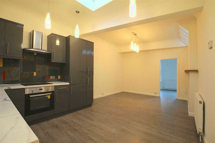 1 Bedroom Flat To Rent In Park Road, London, N8