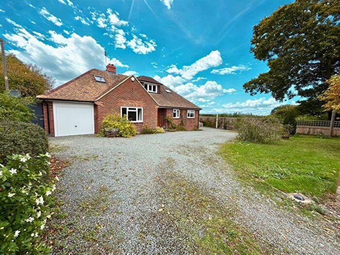 5 Bedroom Detached Bungalow For Sale In Emery Acres, Upper Basildon, RG8