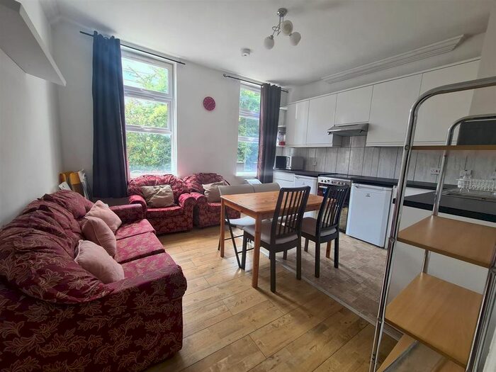 4 Bedroom Property To Rent In Gray's Inn Road, London, WC1X