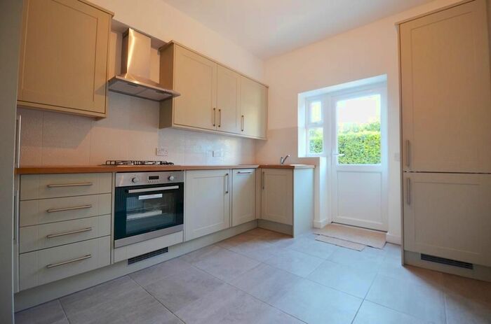 3 Bedroom Maisonette To Rent In Derby Road, Uxbridge, UB8