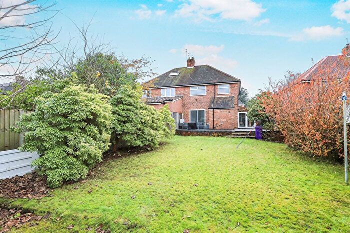 3 Bedroom Semi-detached House For Sale In Peterdale Drive, Penn, Wolverhampton, WV4