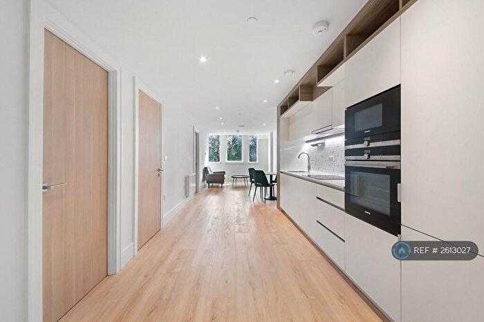 2 Bedroom Flat To Rent In Capella Court, Purley, CR8