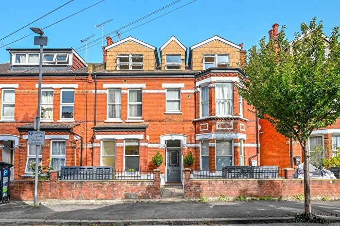 1 Bedroom Flat To Rent In Brunswick Road, Kingston, Kingston Upon Thames, KT2