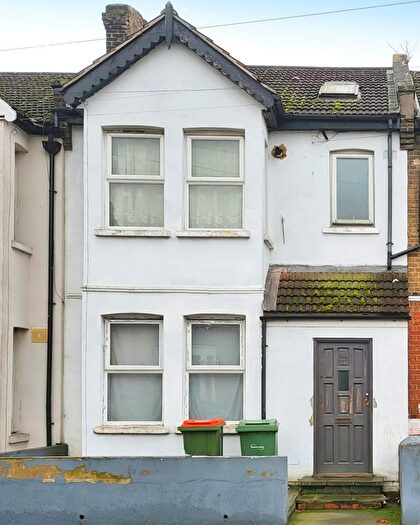 5 Bedroom Terraced House For Sale In Sibley Grove, London, E12