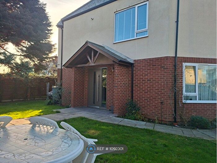 4 Bedroom Semi Detached House To Rent In Richmond Road, Kingston Upon Thames, KT2