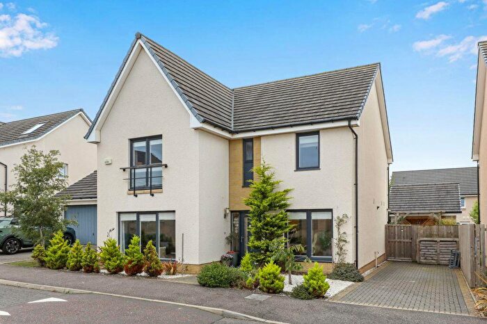 4 Bedroom Detached House For Sale In Dovecote Way, Haddington, EH41