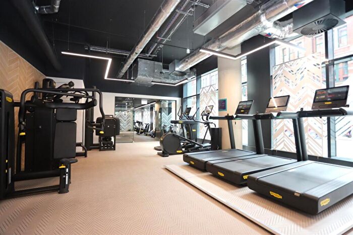 2 Bedroom Apartment To Rent In Manchester New Square, M1