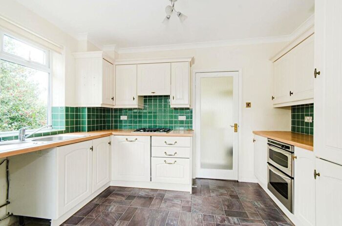 2 Bedroom Flat To Rent In Eastbury Avenue, Northwood, HA6