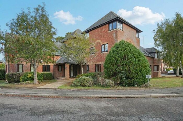 1 Bedroom Flat For Sale In Ock Mill Close, Abingdon, OX14