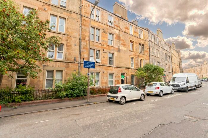 1 Bedroom Flat To Rent In / Caledonian Crescent, Edinburgh, EH11