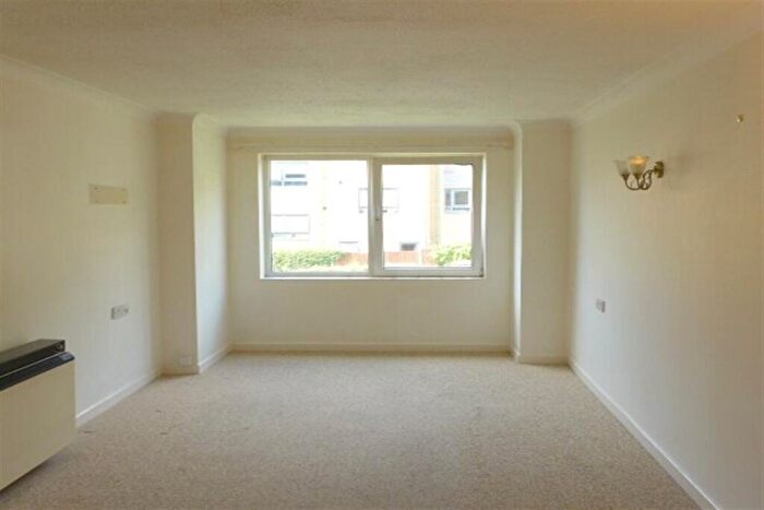 1 Bedroom Retirement Property To Rent In Homebush House, Kings Head Hill, Chingford, E4