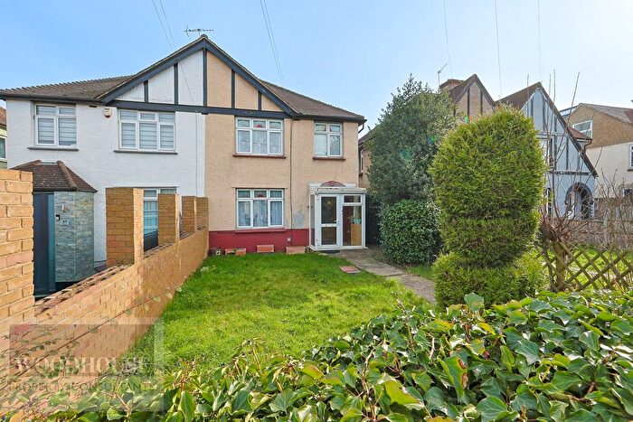 3 Bedroom Semi Detached House For Sale In Great Cambridge Road, Cheshunt, Waltham Cross, EN8